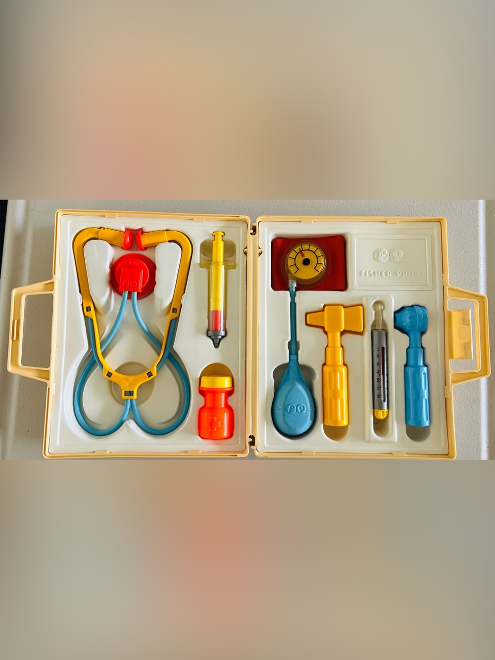 Vintage 1977 Fisher Price Medical Kit 936 Complete Plastic Carry Case Doctor